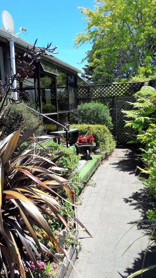 Absolute Riverside Turangi Exterior photo