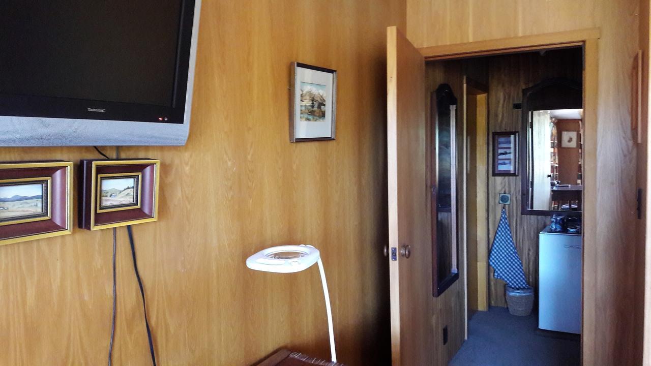 Absolute Riverside Turangi Exterior photo