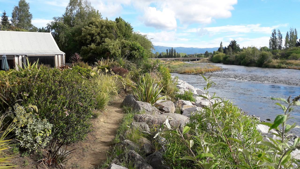 Absolute Riverside Turangi Exterior photo